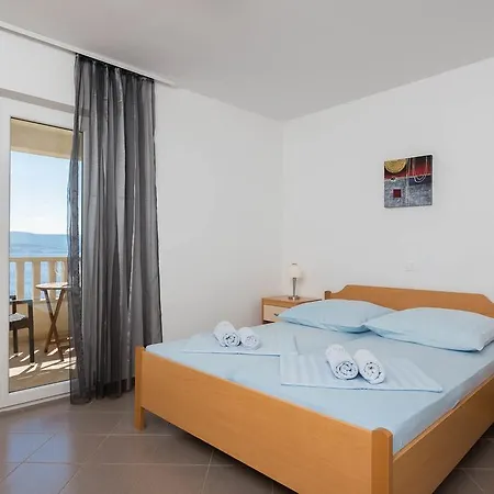 Beachfront Apartments Lara Omis Exterior photo