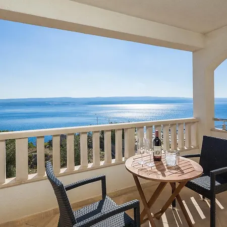 Beachfront Apartments Lara Omis Exterior photo