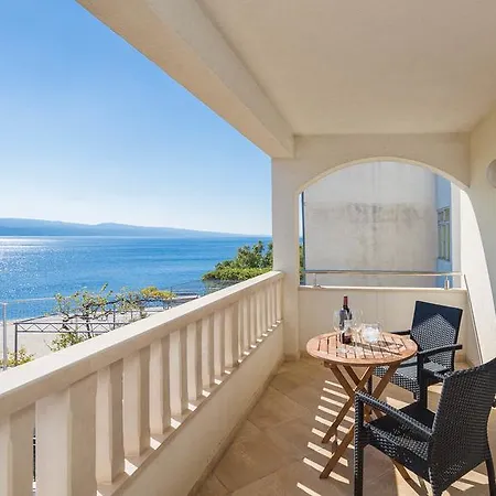Beachfront Apartments Lara Omis Exterior photo