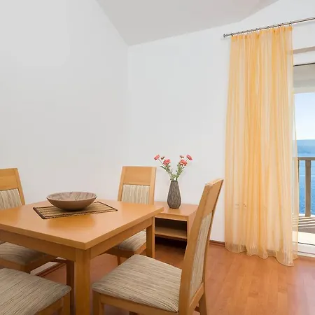 Beachfront Apartments Lara Omis Exterior photo