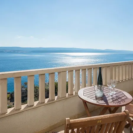 Beachfront Apartments Lara Omis Exterior photo
