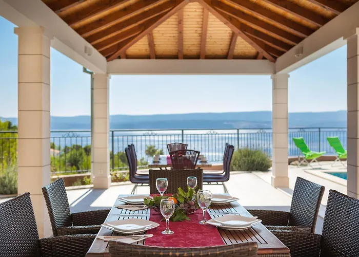 Beachfront Apartments Lara