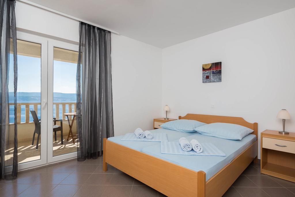 Beachfront Lara Apartment Omis