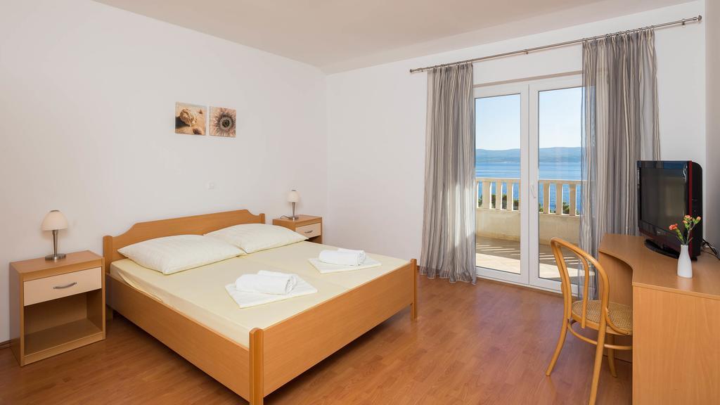 Beachfront Lara * Omis