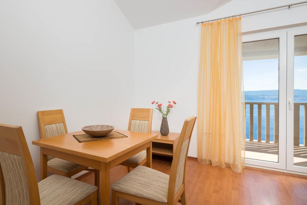 Apartment Beachfront Lara